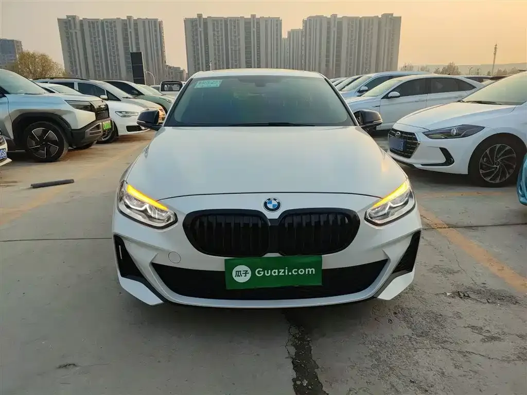 BMW 1 Series 2023 из CN, фото 3