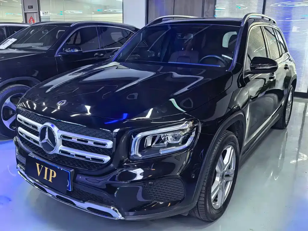 Mercedes-Benz GLB — фото 1
