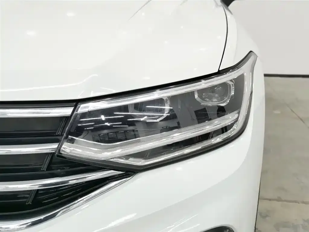 Volkswagen Tiguan L 2023 из CN, фото 3