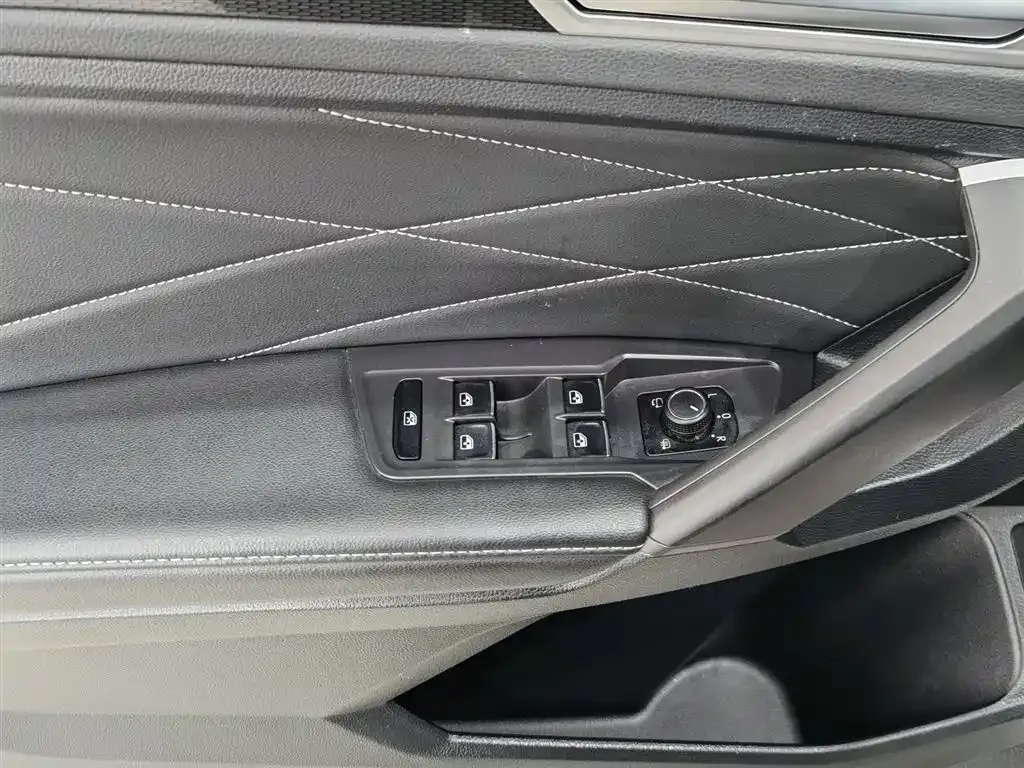 Volkswagen Tiguan L 2023 из CN, фото 8