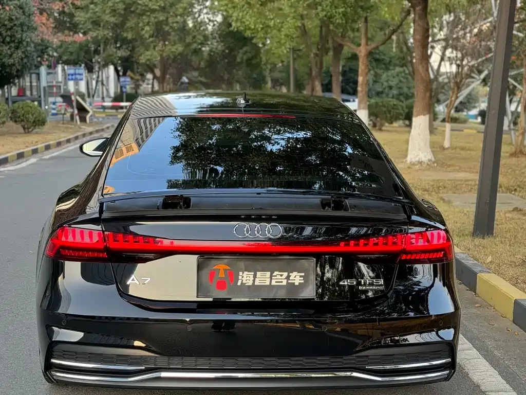 Audi A7 2023 из CN, фото 3