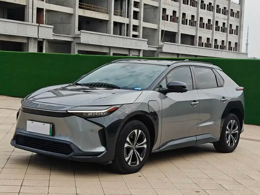 Toyota bZ4X 2022 из CN, фото 1