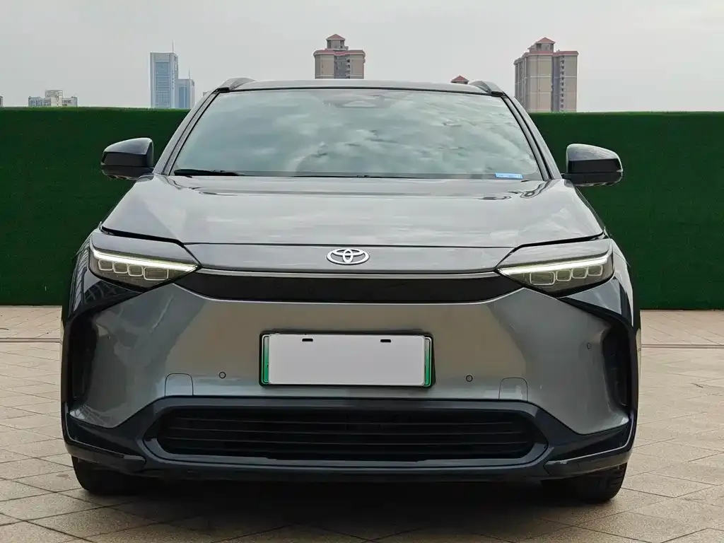 Toyota bZ4X 2022 из CN, фото 2