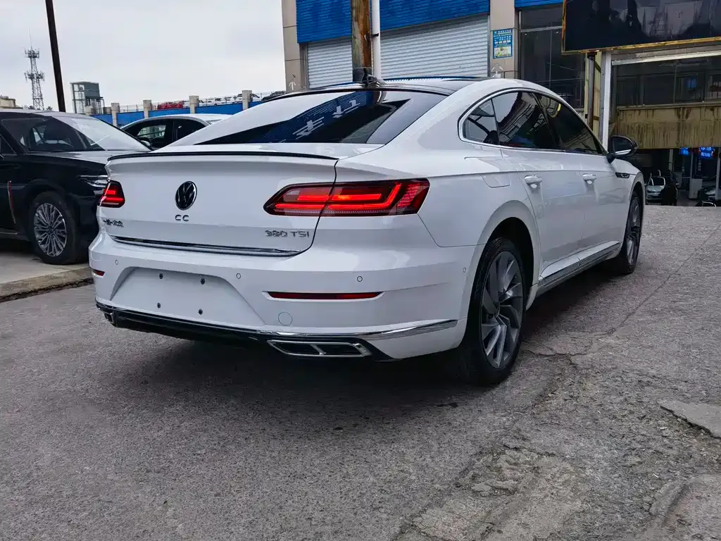 Volkswagen CC — фото 6