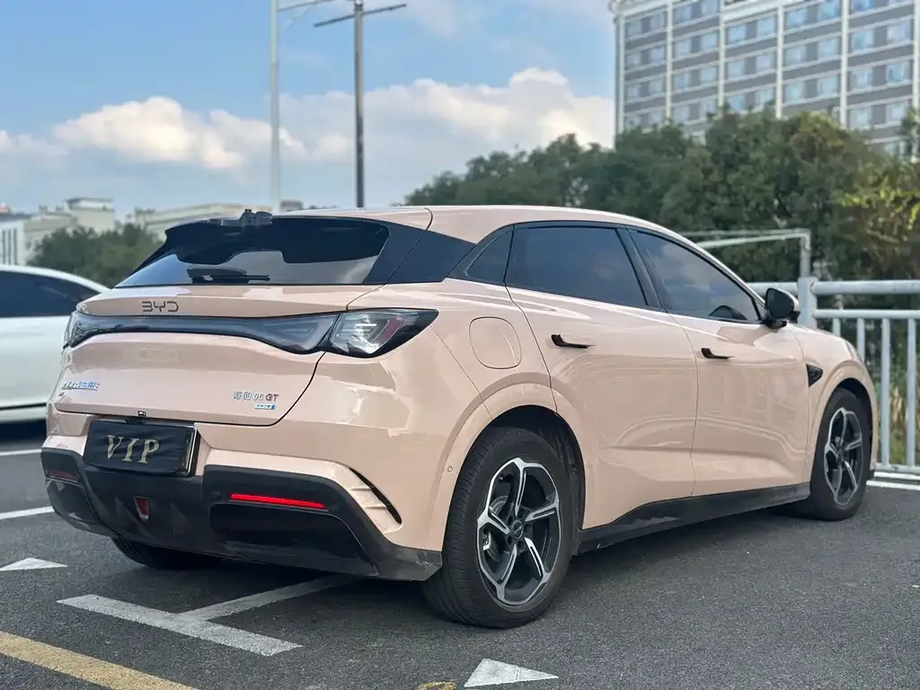 BYD Seal 06GT — фото 9