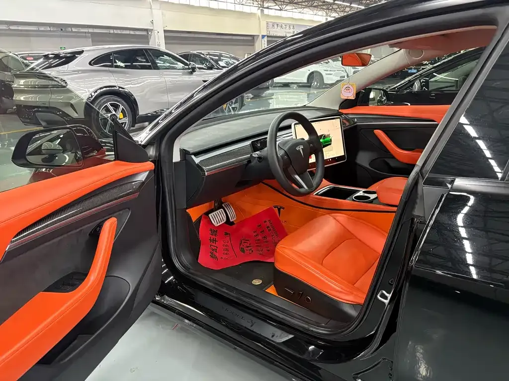 Tesla Model 3 — фото 4