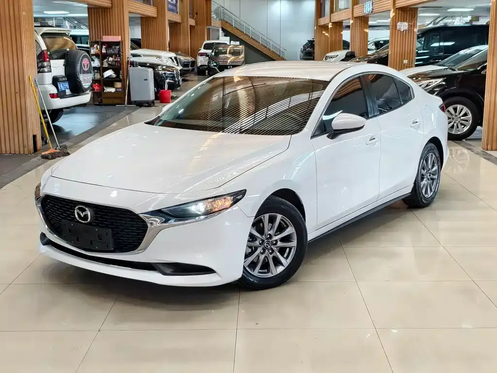 Mazda 3 Axela 2023 из CN, фото 1