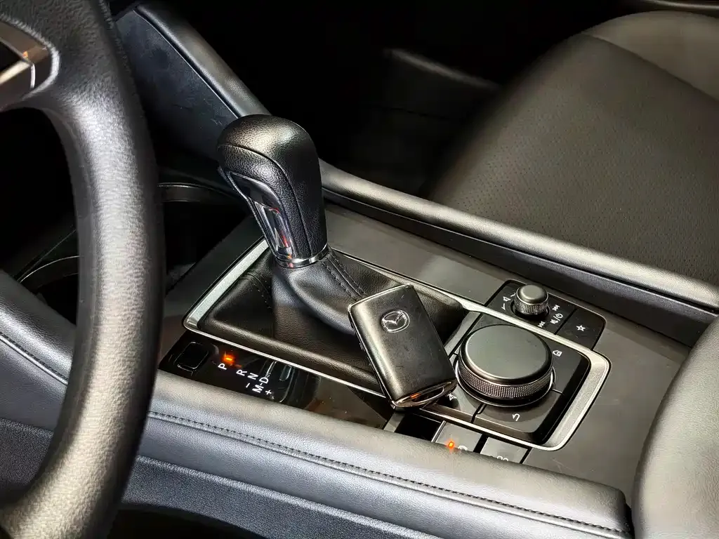 Mazda 3 Axela 2023 из CN, фото 5