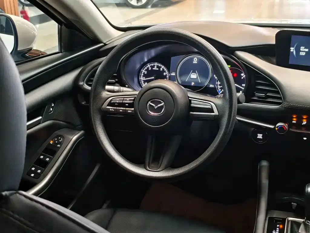 Mazda 3 Axela 2023 из CN, фото 9