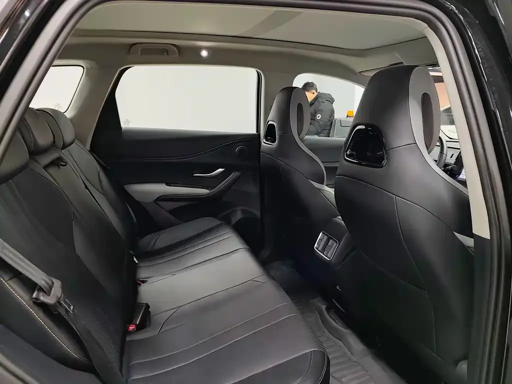 BYD Seal 05 DM-i — фото 10