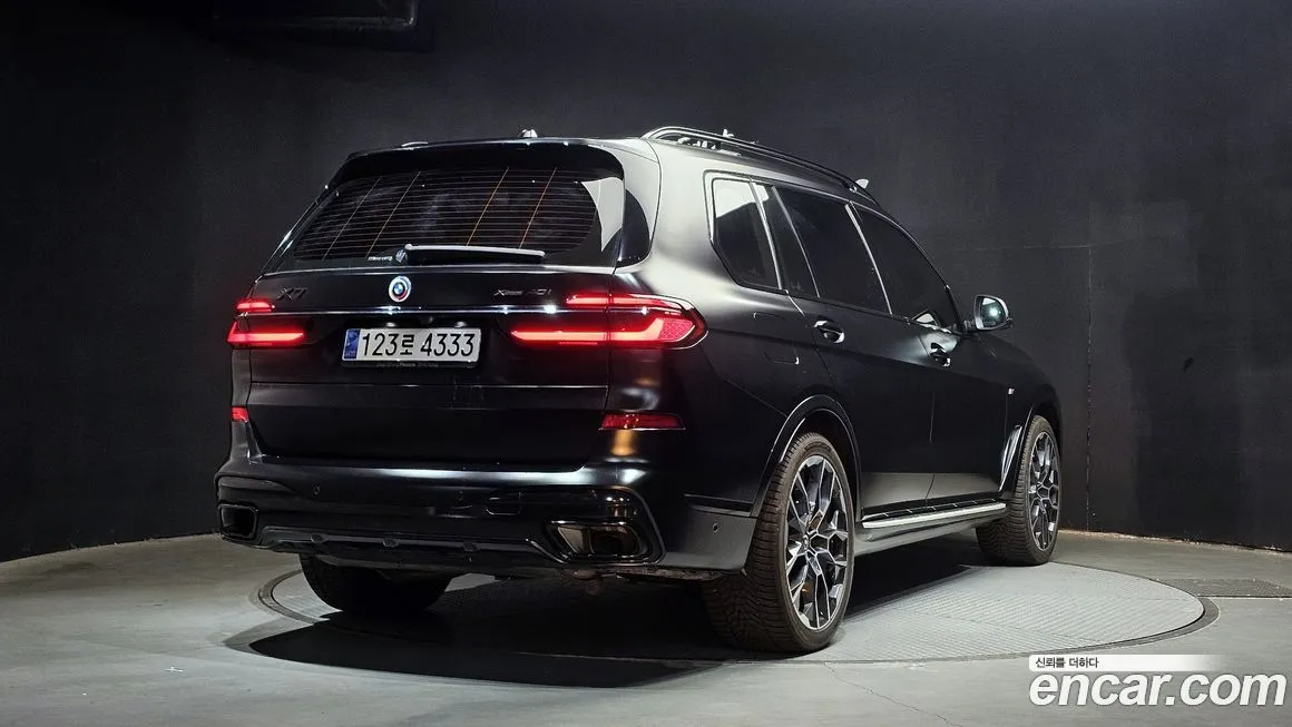 BMW X7 — фото 2
