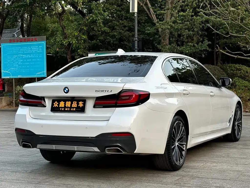 BMW 5 Series — фото 10