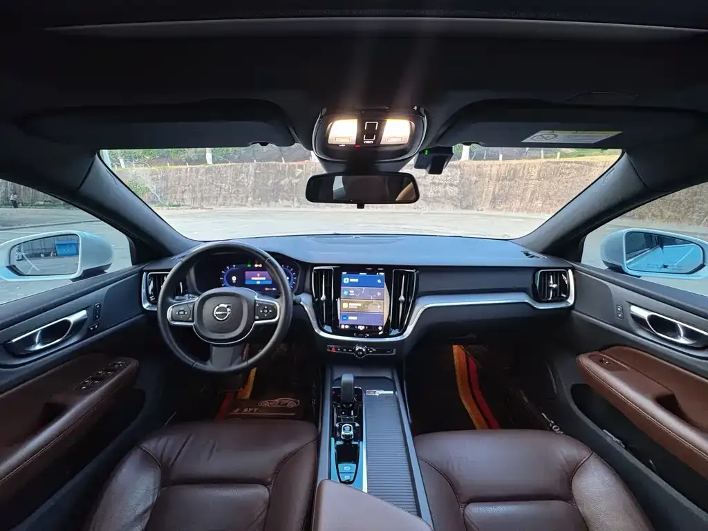 Volvo S60 2022 из CN, фото 3