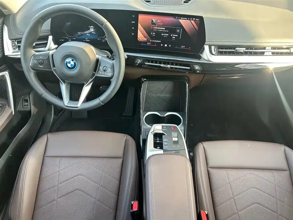BMW iX1 2024 из CN, фото 5