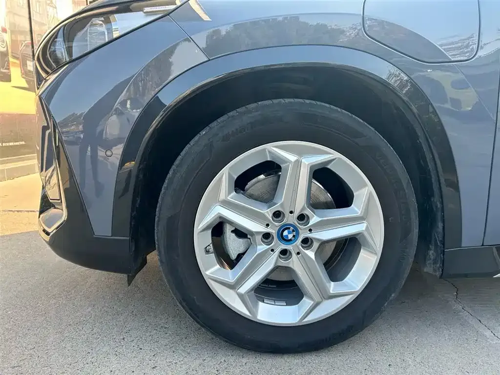 BMW iX1 2024 из CN, фото 8
