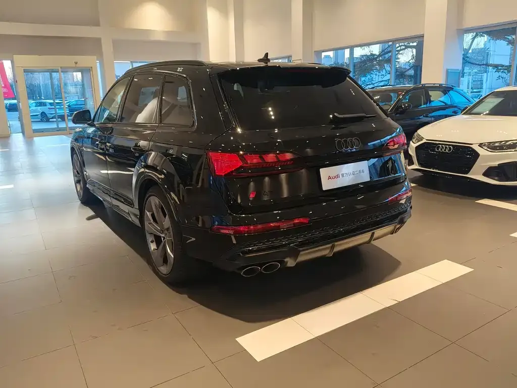 Audi SQ7 2025 из CN, фото 10
