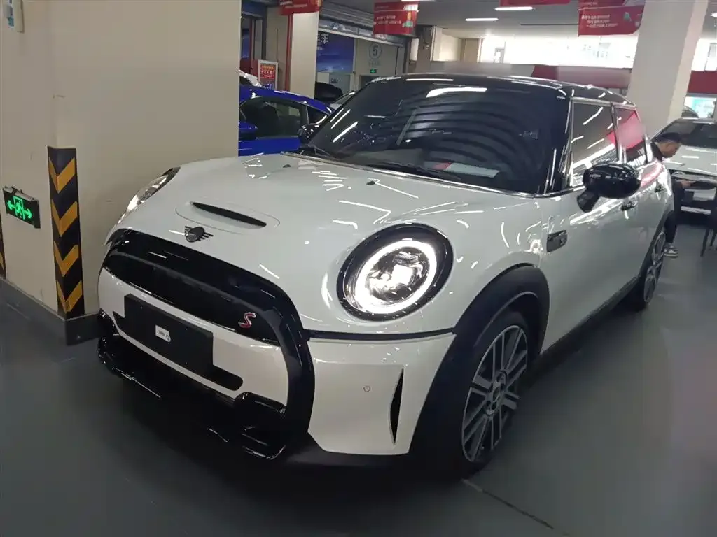 MINI Cooper (3-door) 2024 из CN, фото 1