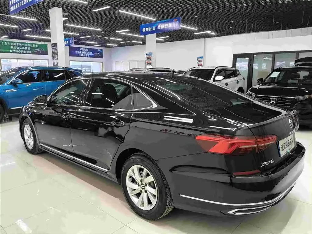 Volkswagen Passat — фото 9