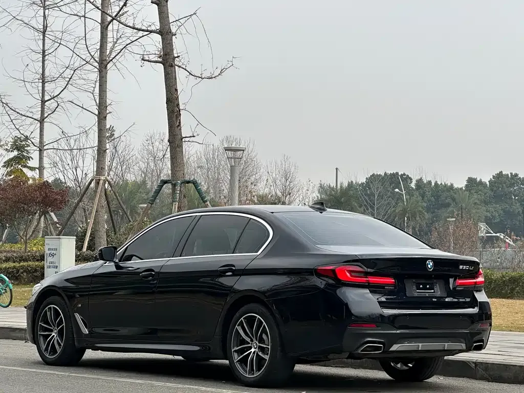 BMW 5 Series — фото 5