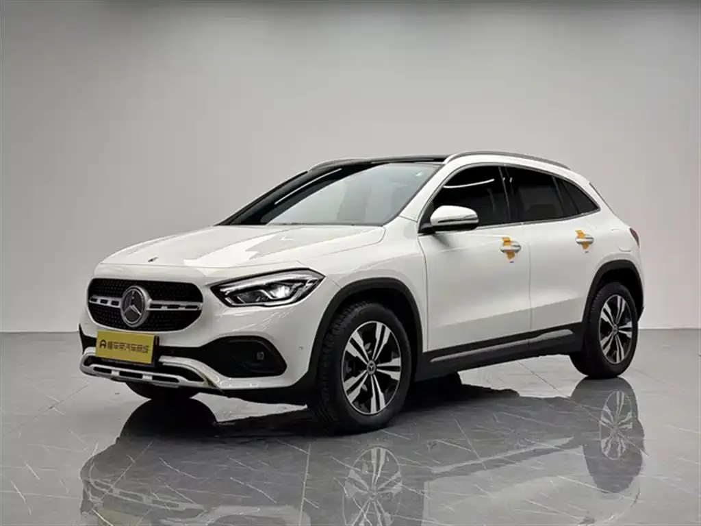 Mercedes-Benz GLA — фото 1