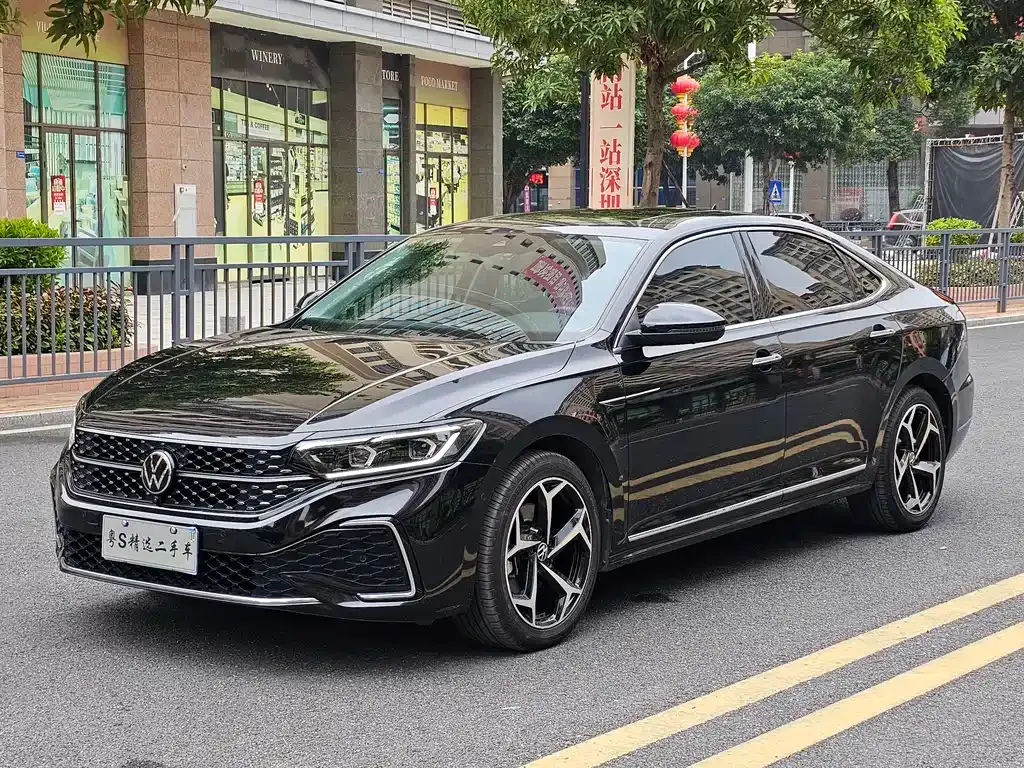 Volkswagen Passat — фото 1