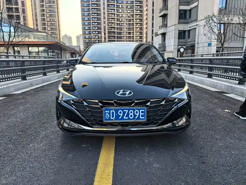 Hyundai Elantra — фото 2