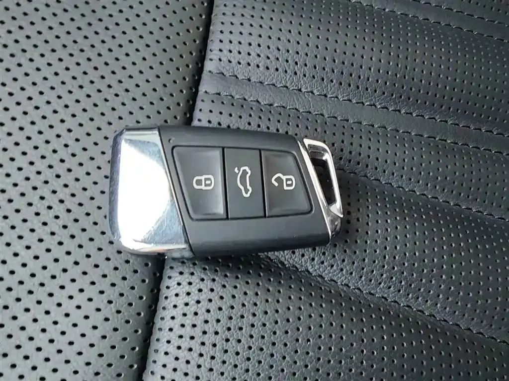 Volkswagen Passat 2022 из CN, фото 8