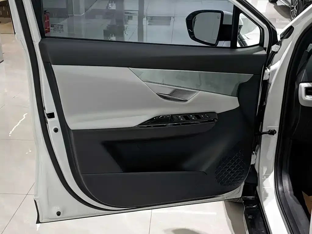 Changan UNI-T 2025 из CN, фото 4