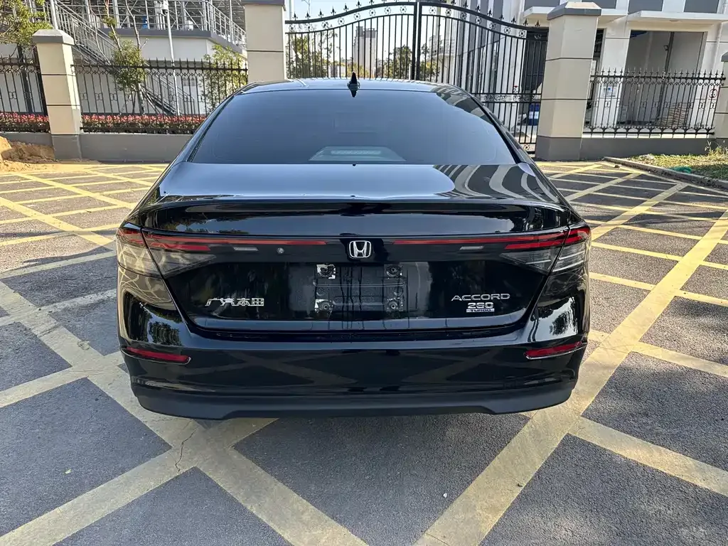 Honda Accord — фото 5