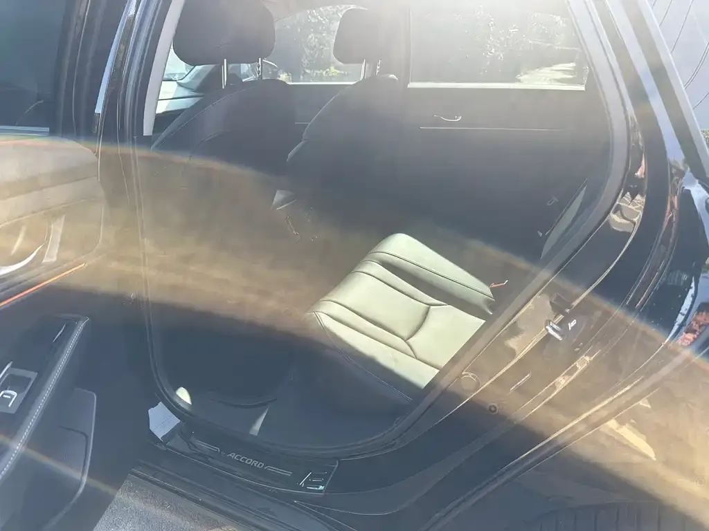 Honda Accord — фото 4