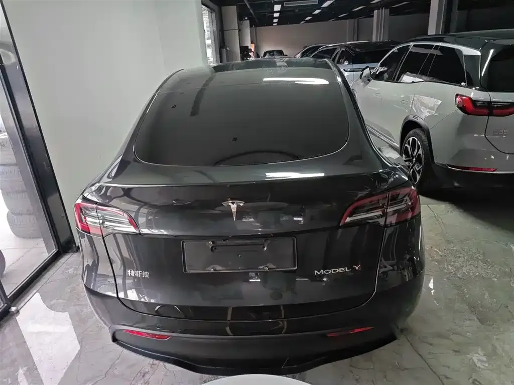 Tesla Model Y 2024 из CN, фото 5