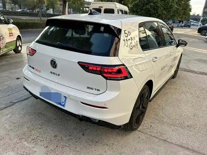 Volkswagen Golf 2024 из CN, фото 7