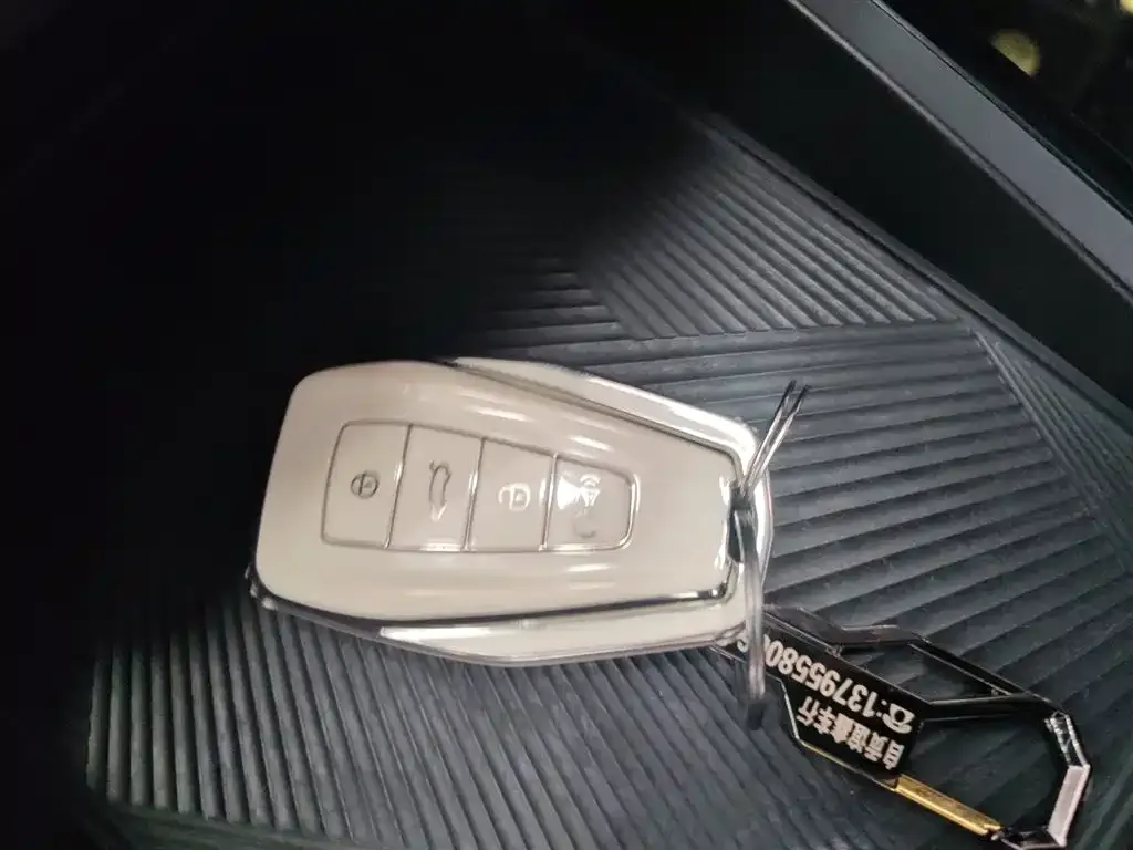 Geely Binyue 2023 из CN, фото 2