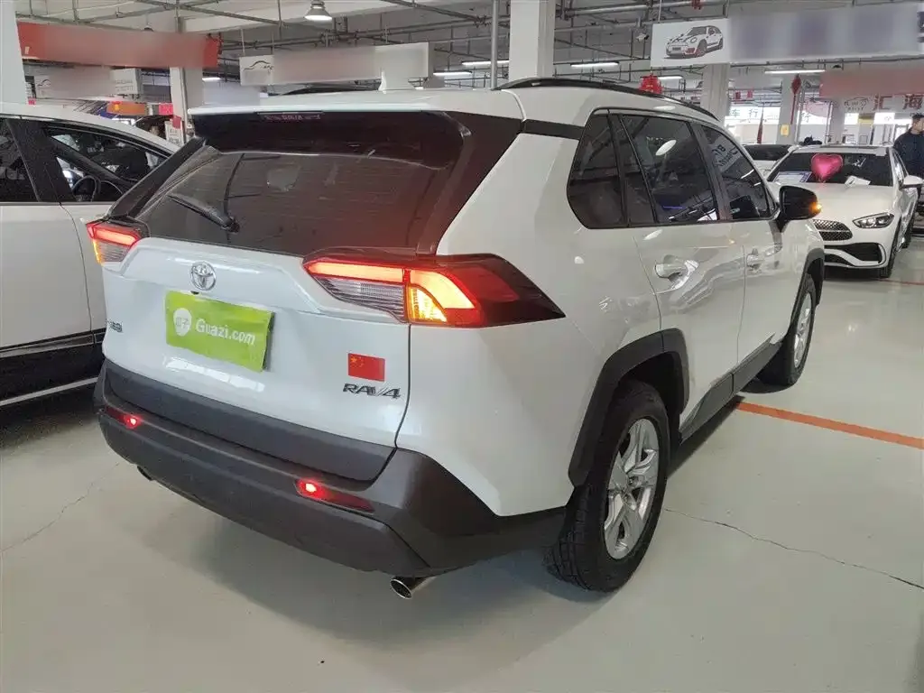 Toyota RAV4 2021 из CN, фото 10