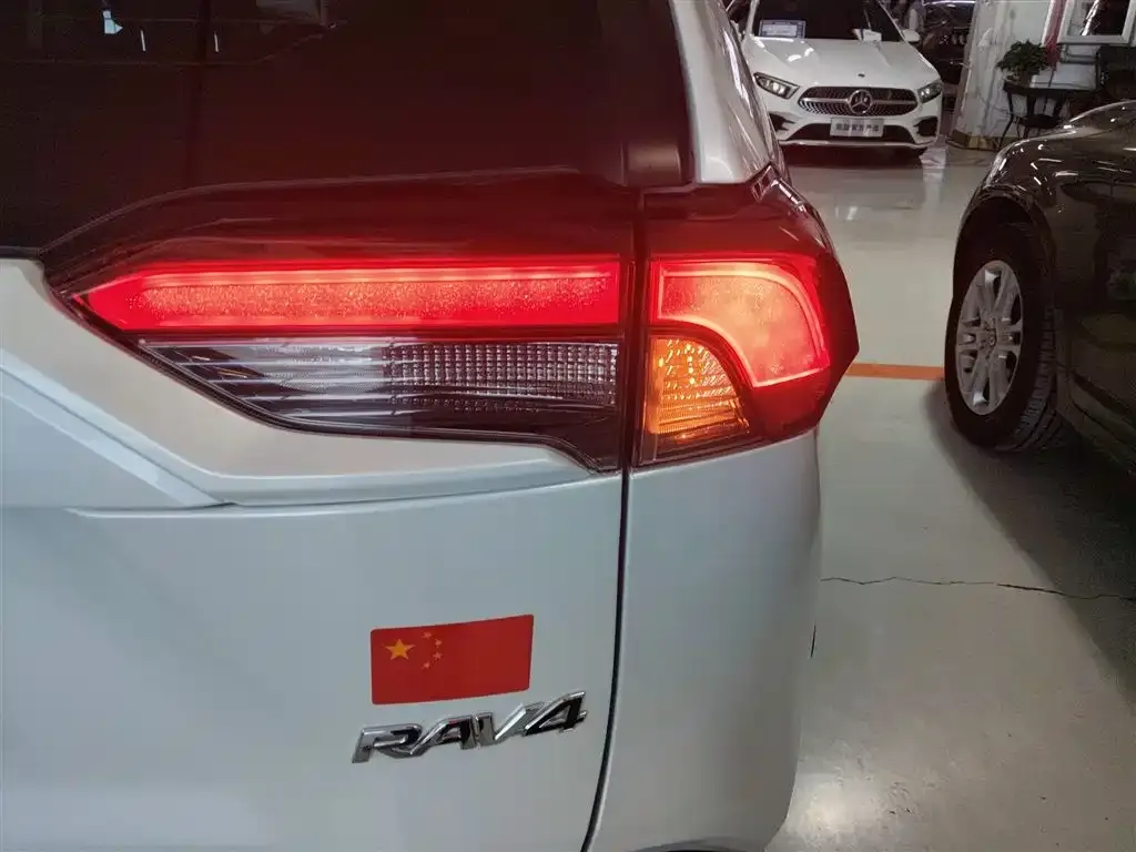 Toyota RAV4 2021 из CN, фото 7