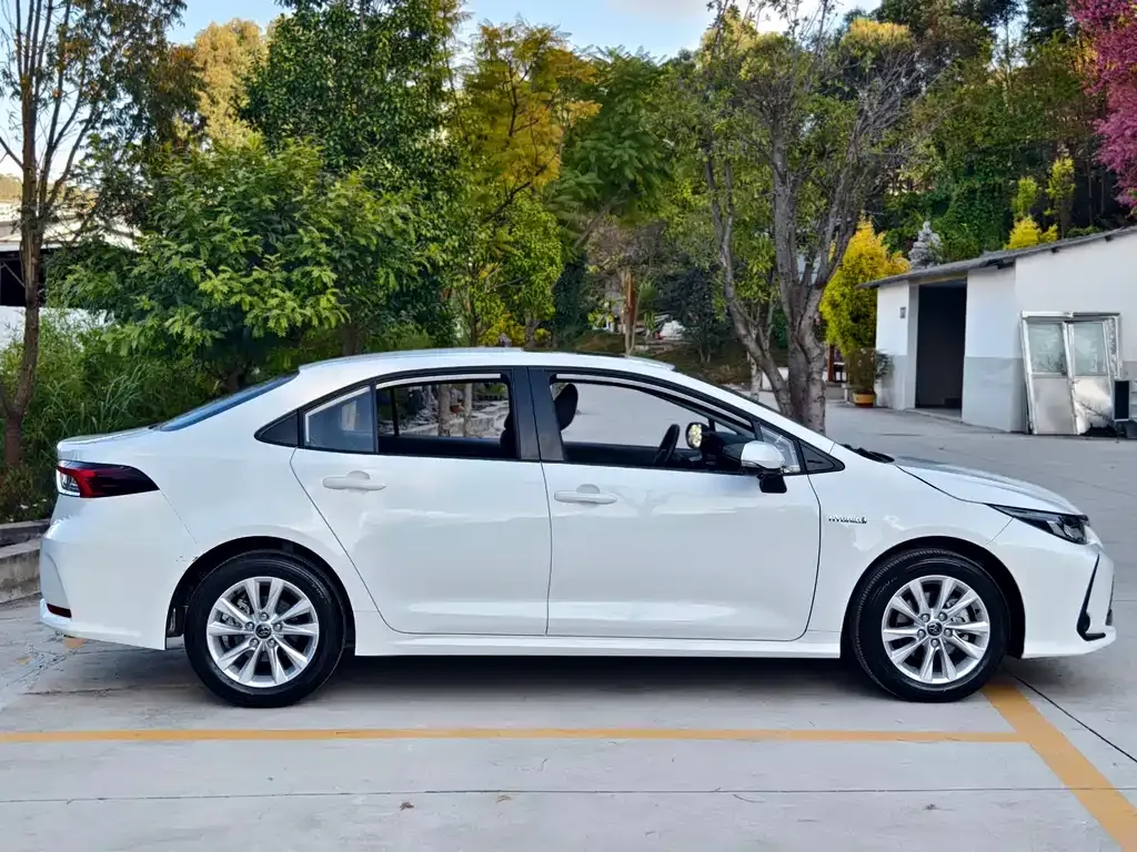 Toyota Corolla 2023 из CN, фото 9