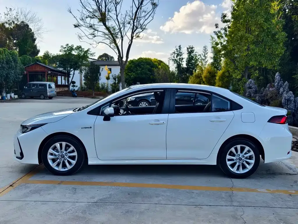 Toyota Corolla 2023 из CN, фото 8