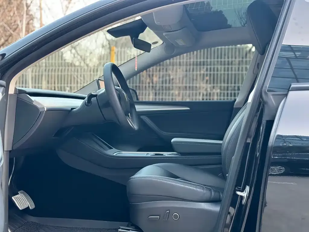 Tesla Model Y 2024 из CN, фото 7