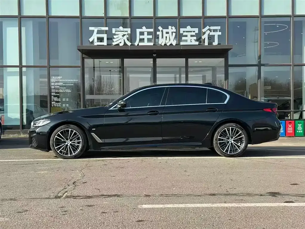 BMW 5 Series — фото 10