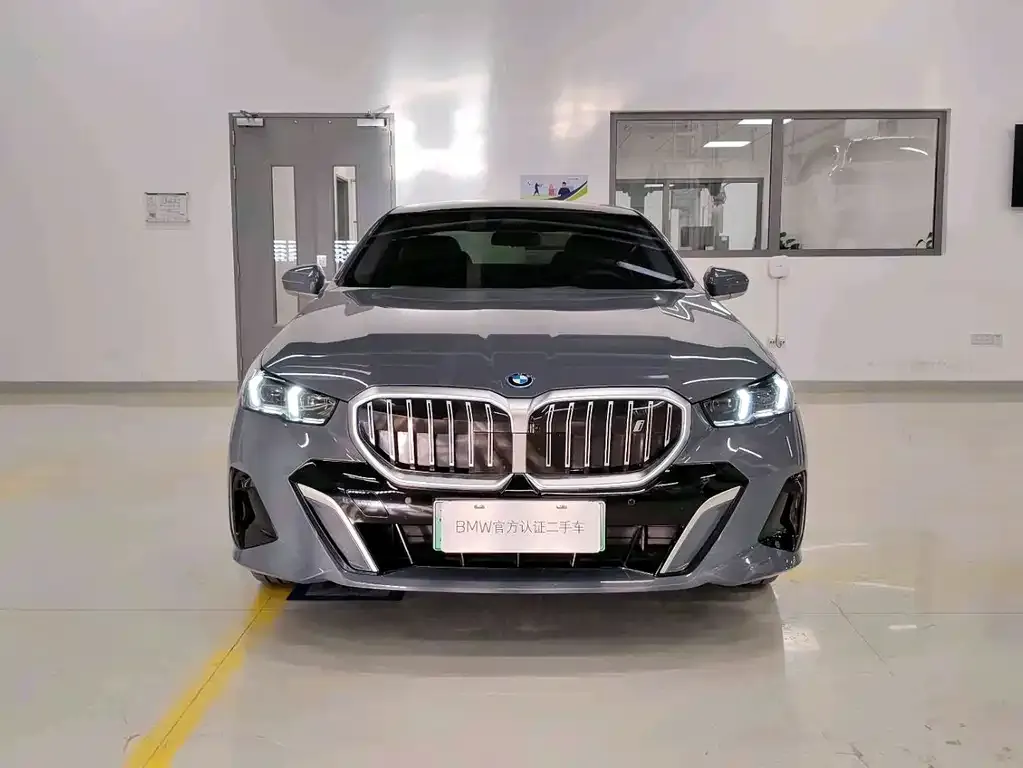BMW i5 — фото 8
