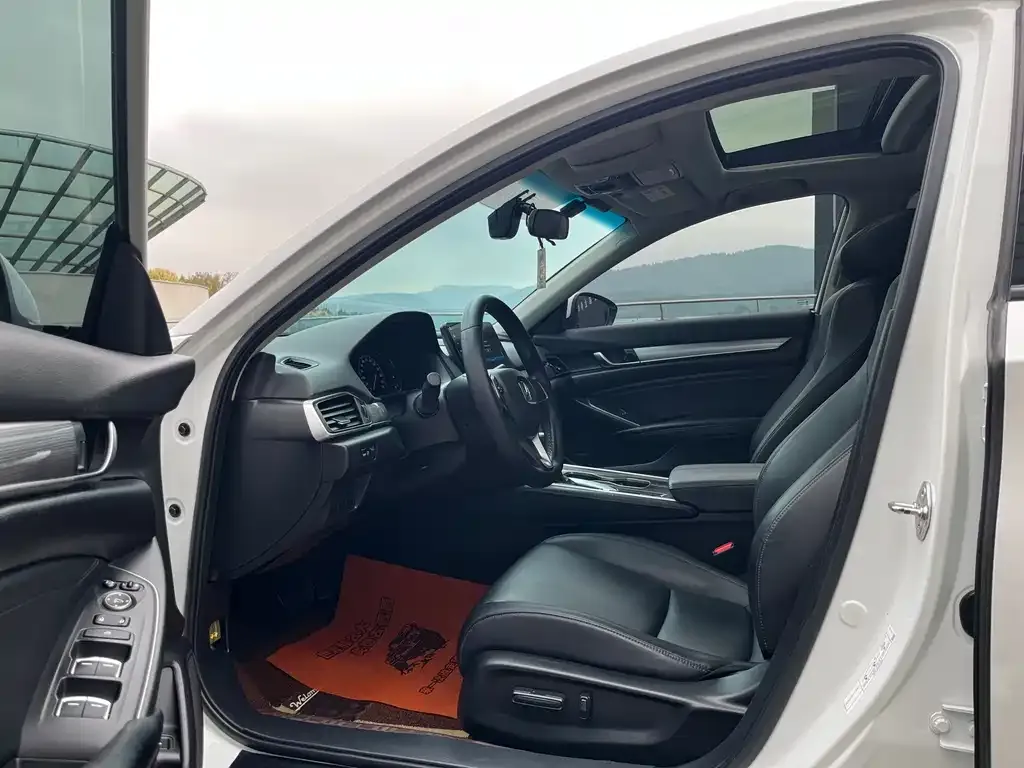 Honda Accord — фото 4