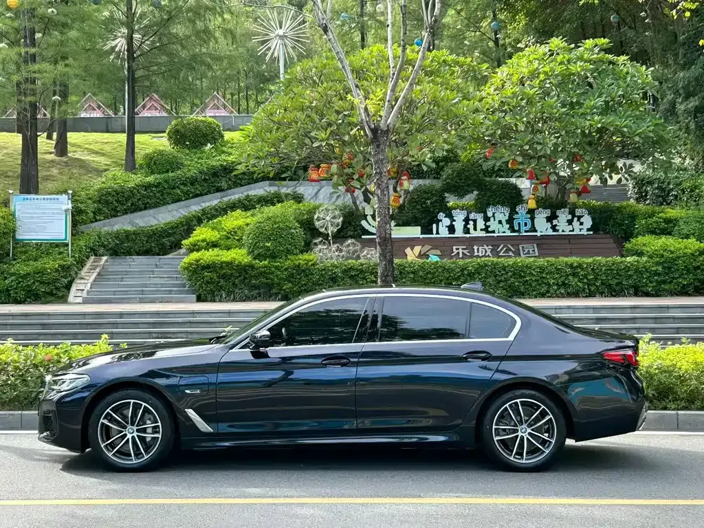 BMW 5 Series New Energy — фото 5