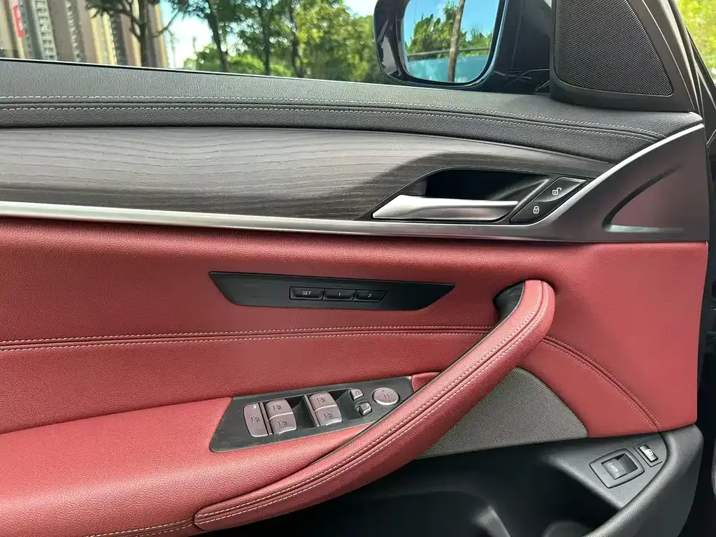 BMW 5 Series New Energy — фото 9