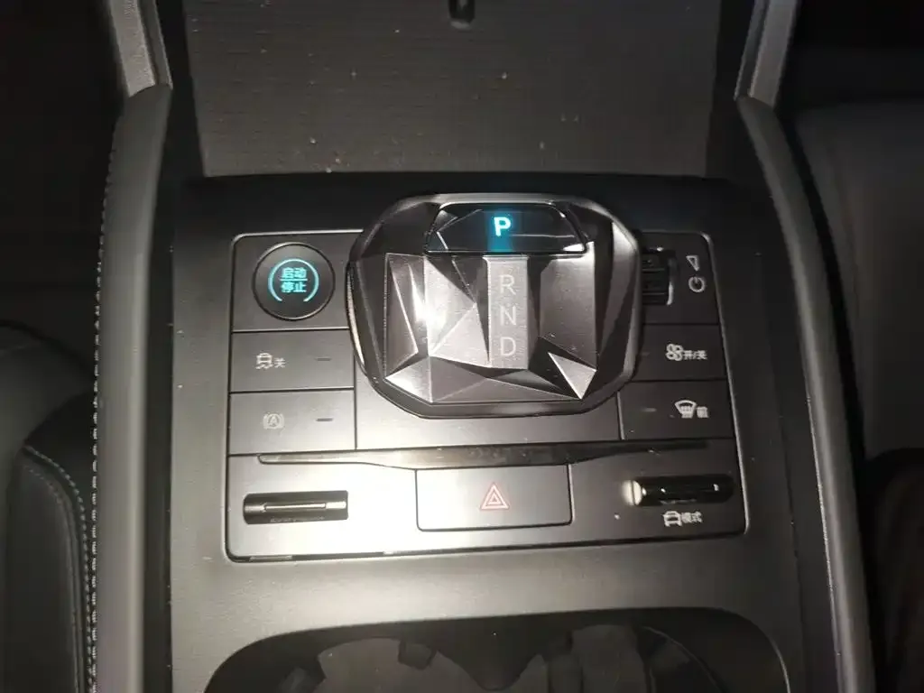 BYD Qin L 2024 из CN, фото 5