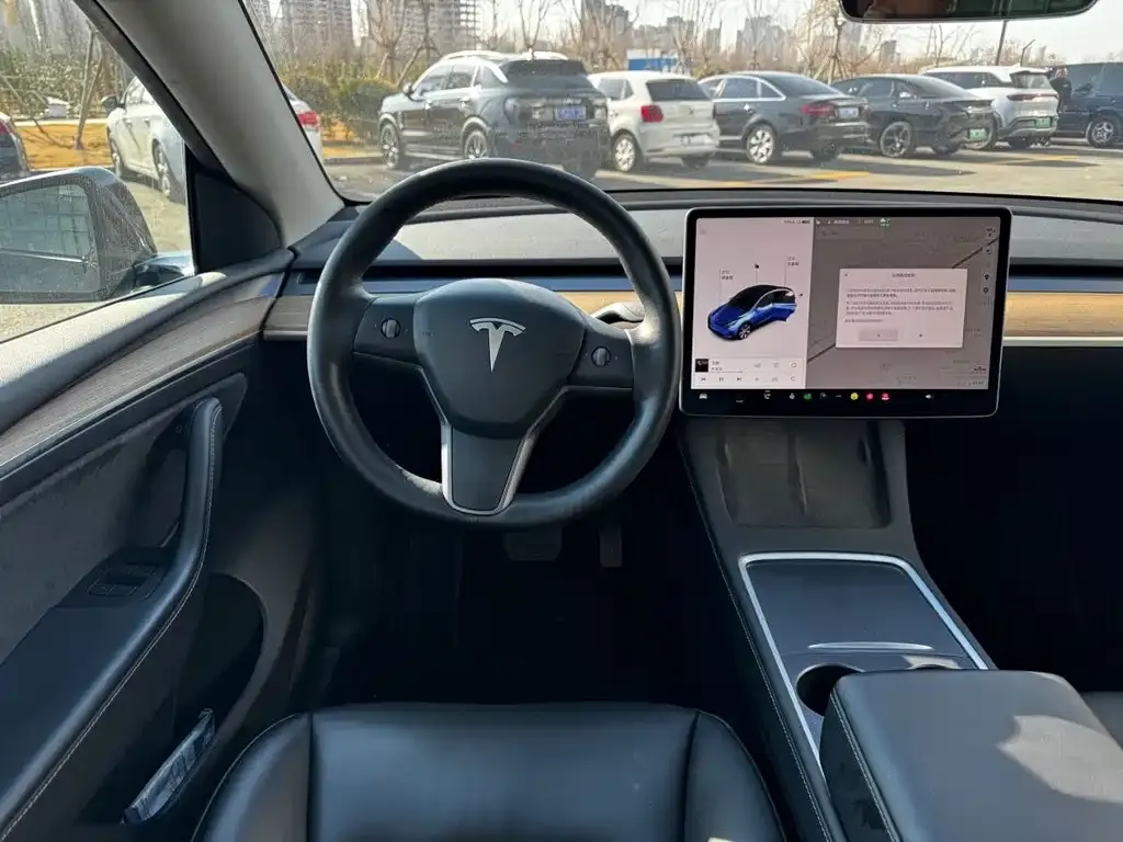 Tesla Model Y — фото 4