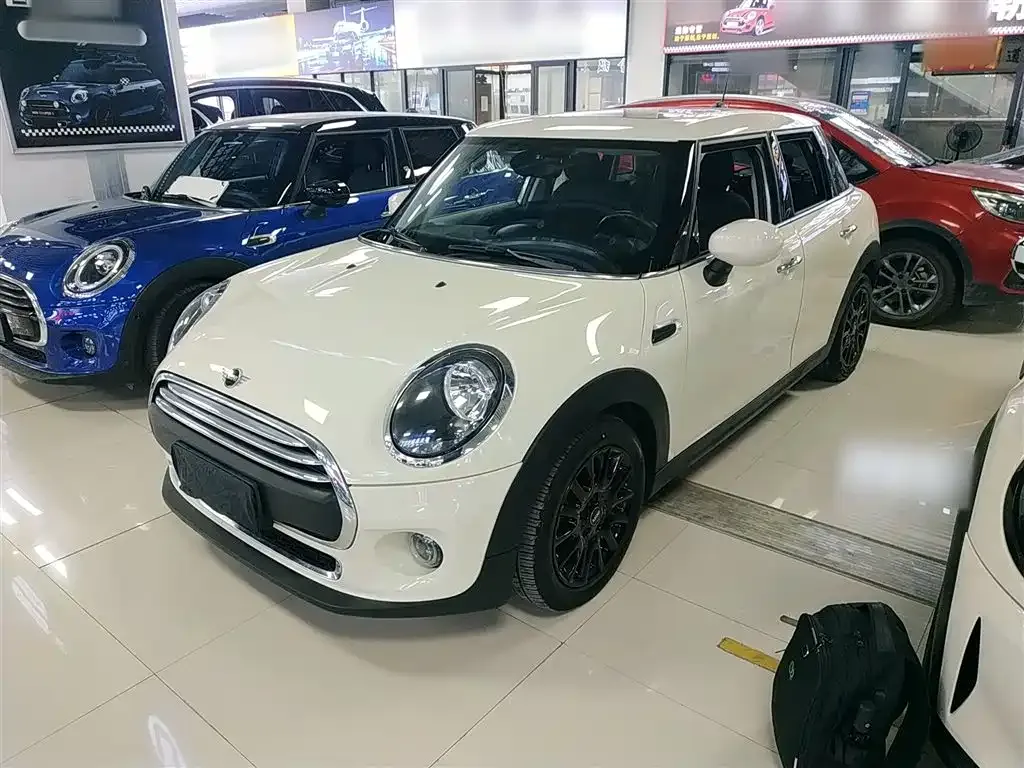 MINI Cooper (3-door) — фото 1