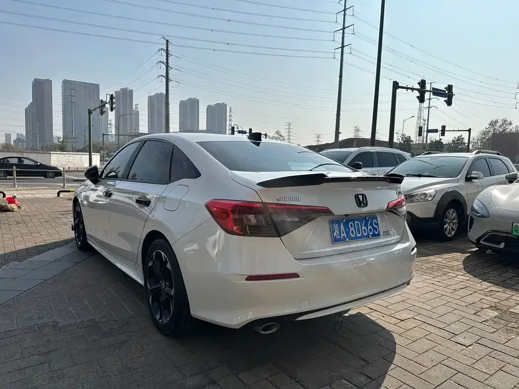 Honda Civic — фото 10