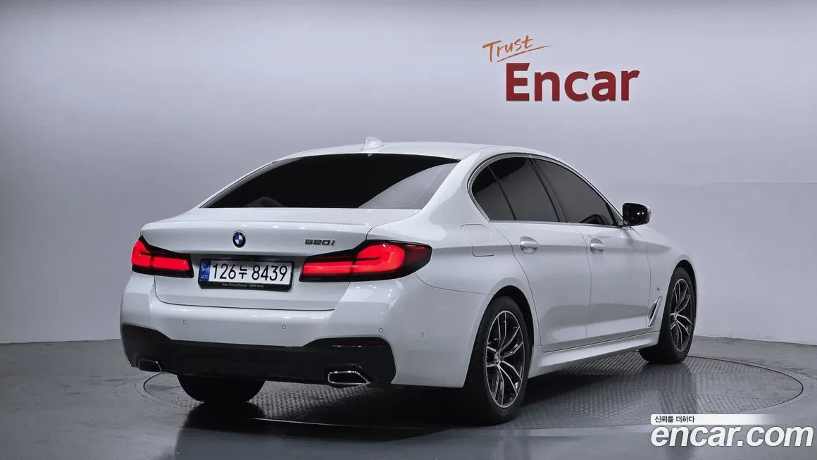 BMW 5-Series 2023 из KR, фото 2
