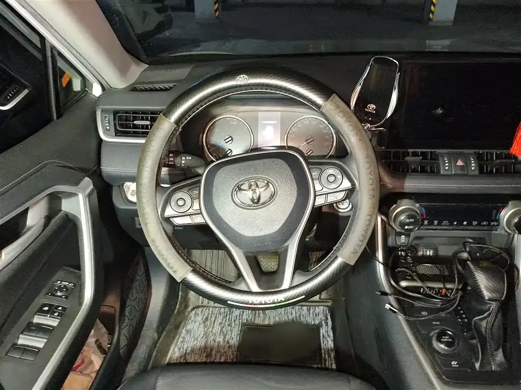 Toyota Wildlander — фото 10