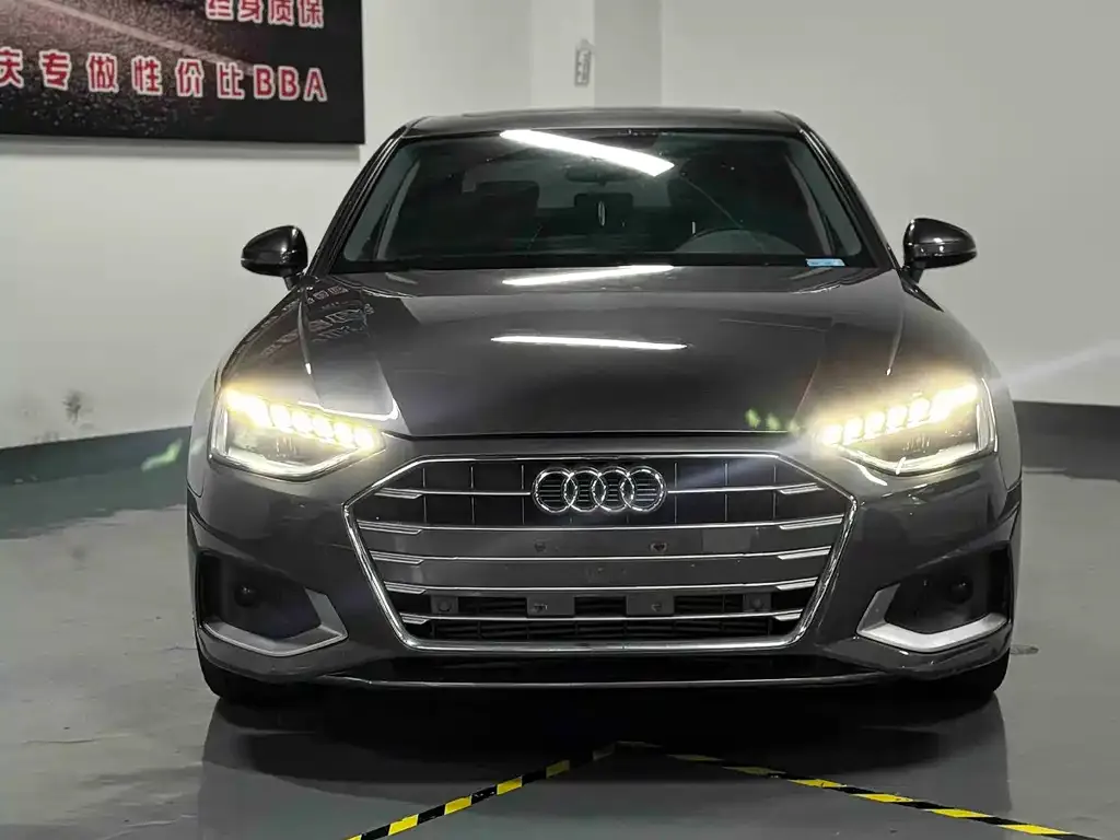 Audi A4L 2021 из CN, фото 2